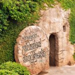 පිළිතුරු ලබමින්, සාමයෙන් හා විශ්වාසයෙන් ජීවත් වෙන්න.